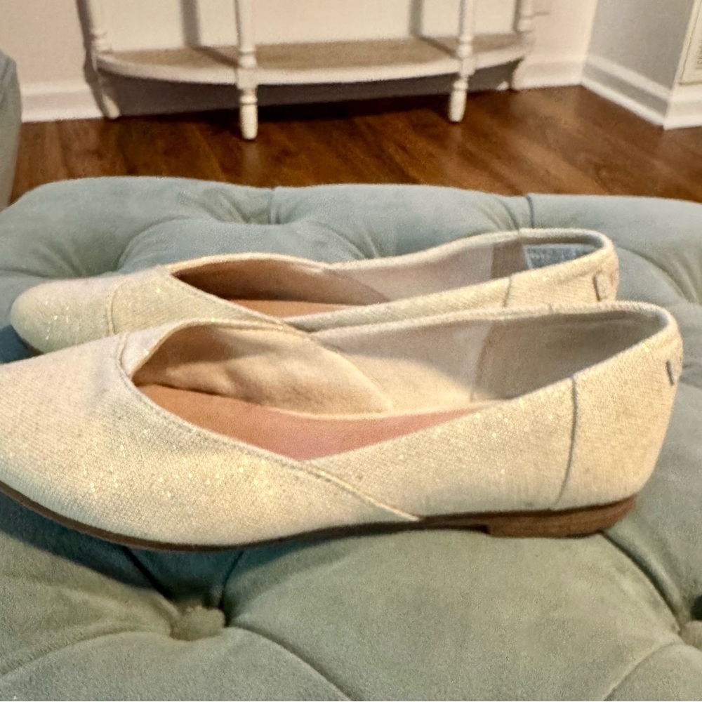 Elegant Cream Women's Flats